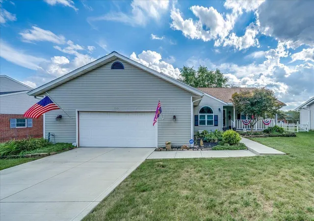 Photo 3 of Single family home for sale at 377 Lawnwood Dr, Circleville, OH 43113 | MLS# 226035139 | Listing updated on 2026-10-06