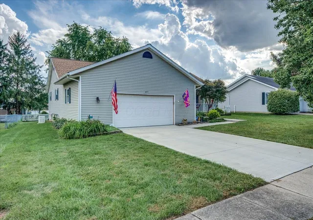 Photo 4 of Single family home for sale at 377 Lawnwood Dr, Circleville, OH 43113 | MLS# 226035139 | Listing updated on 2026-10-06