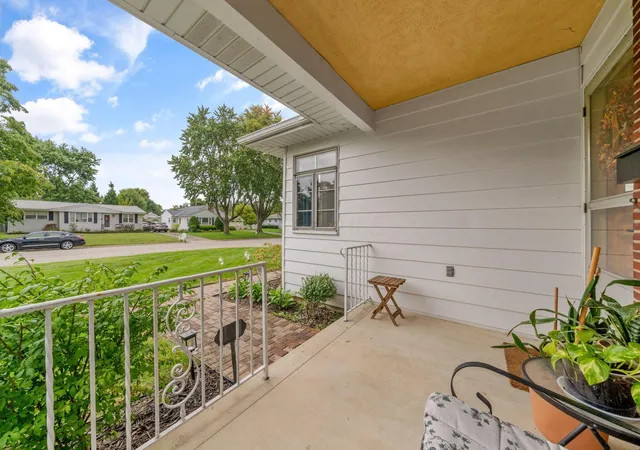 Photo 2 of Single family home for sale at 63 Kramer St, Canal Winchester, OH 43110 | MLS# 226040219 | Listing updated on 2026-10-25