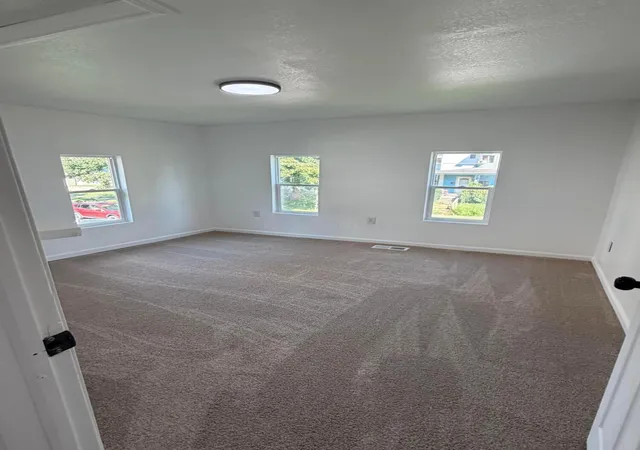 Photo 3 of Single family home for sale at 37 Franklin Ave, Roseville, OH 43777 | MLS# 226035057 | Listing updated on 2026-10-06