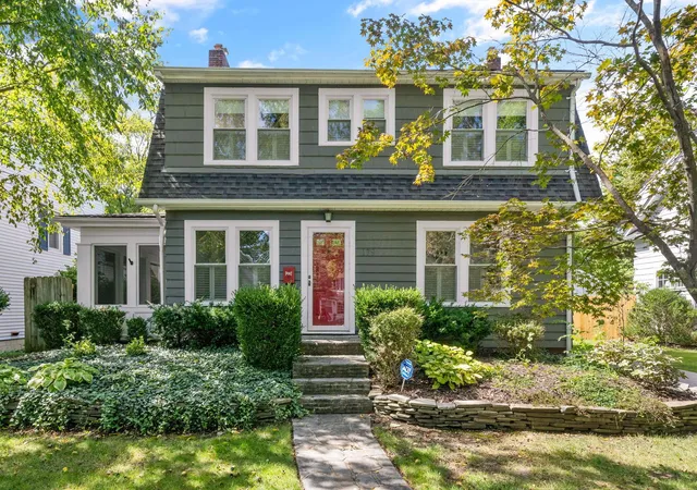 Photo 1 of Single family home for sale at 179 N Cassingham Rd, Columbus, OH 43209 | MLS# 226035063 | Listing updated on 2026-09-24