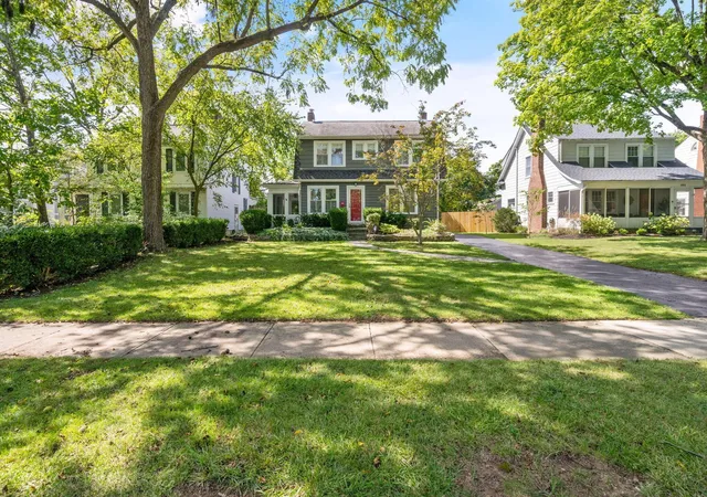 Photo 2 of Single family home for sale at 179 N Cassingham Rd, Columbus, OH 43209 | MLS# 226035063 | Listing updated on 2026-09-24
