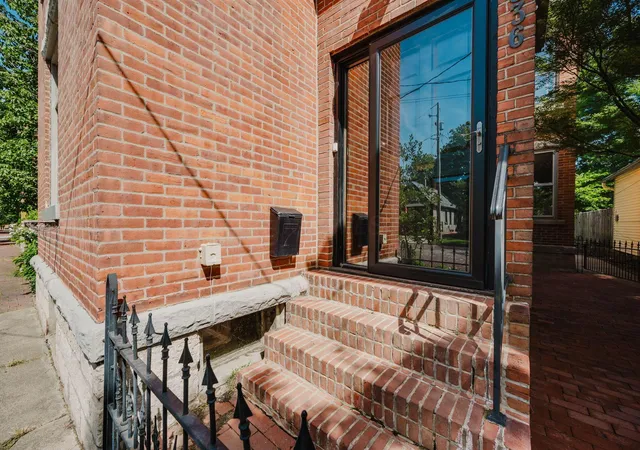 Photo 3 of Single family home for sale at 836 Mohawk St, Columbus, OH 43206 | MLS# 226035219 | Listing updated on 2026-10-07