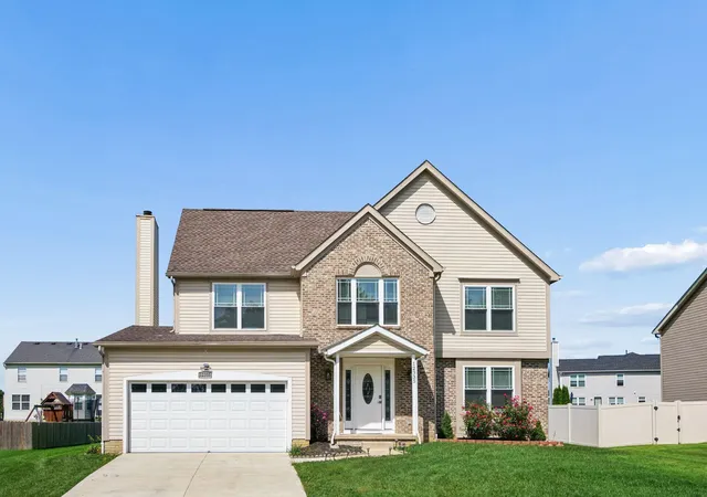 Photo 3 of Single family home for sale at 12335 Thoroughbred Dr, Pickerington, OH 43147 | MLS# 226035573 | Listing updated on 2026-10-07