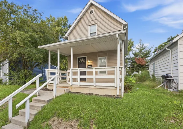 Photo 3 of Single family home for sale at 2405 S 7th Street, Columbus, OH 43207 | MLS# 226036209 | Listing updated on 2026-09-23