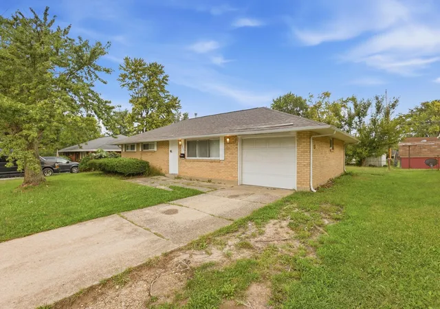 Photo 3 of Single family home for sale at 6404 E Livingston Ave, Reynoldsburg, OH 43068 | MLS# 226036211 | Listing updated on 2026-09-23
