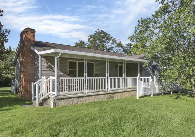 Photo 2 of Single family home for sale at 6409 Winchester Southern Rd, Stoutsville, OH 43154 | MLS# 226035424 | Listing updated on 2026-09-19