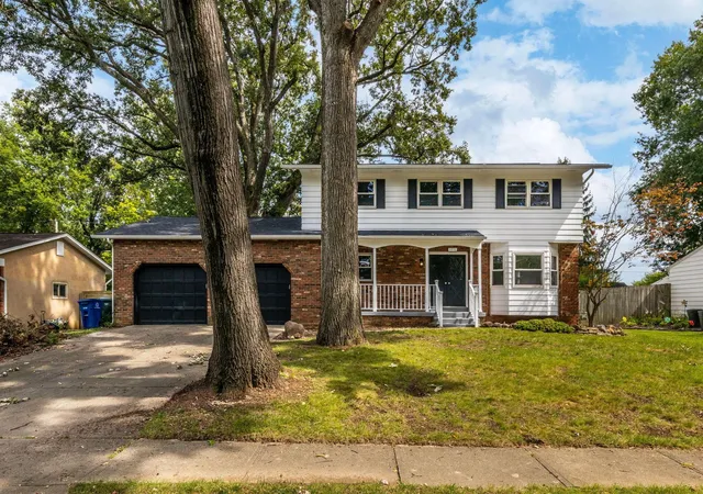 Photo 2 of Single family home for sale at 5446 Rockwood Rd, Columbus, OH 43229 | MLS# 226035078 | Listing updated on 2026-09-22