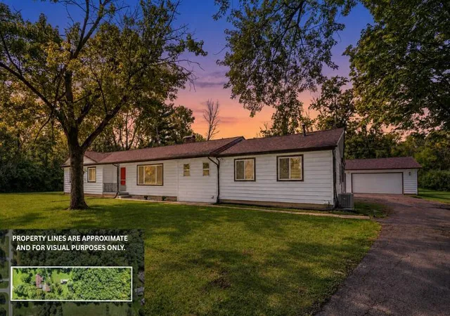Single family home for sale at 2255 Demorest Rd, Grove City, OH 43123 | MLS# 226035084