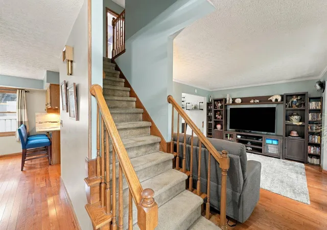 Photo 2 of Single family home for sale at 524 Colony Park Dr, Pickerington, OH 43147 | MLS# 226035127 | Listing updated on 2026-10-05