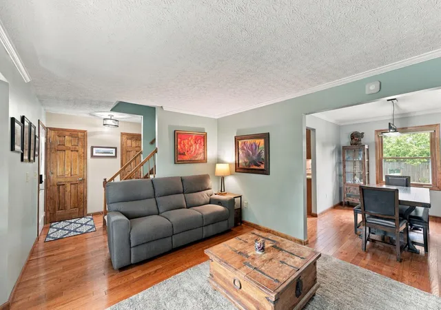 Photo 3 of Single family home for sale at 524 Colony Park Dr, Pickerington, OH 43147 | MLS# 226035127 | Listing updated on 2026-10-05