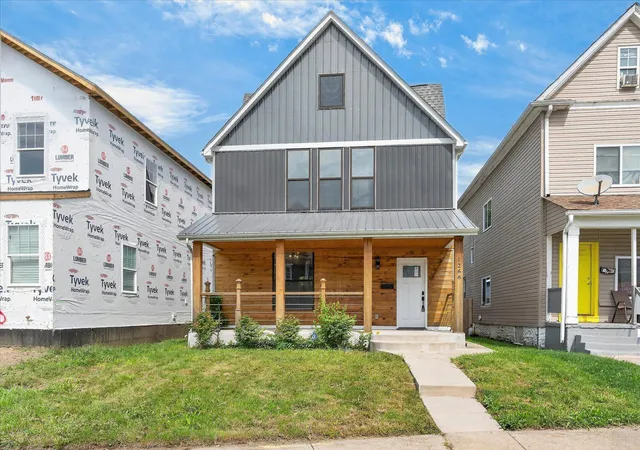 Photo 2 of Single family home for sale at 1266 Atcheson St, Columbus, OH 43203 | MLS# 226035719 | Listing updated on 2026-09-25