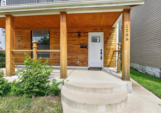 Photo 3 of Single family home for sale at 1266 Atcheson St, Columbus, OH 43203 | MLS# 226035719 | Listing updated on 2026-09-25