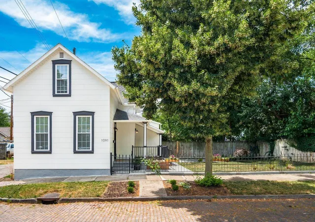 Photo 1 of Single family home for sale at 1091 S Washington Ave, Columbus, OH 43206 | MLS# 226035091 | Listing updated on 2026-09-21
