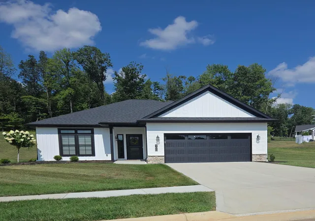Condo for sale at 100 Roanoke St, Mount Vernon, OH 43050 | MLS# 226035248