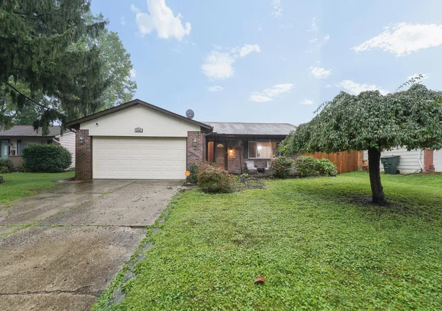 Photo 2 of Single family home for sale at 2081 Sharbot Dr, Columbus, OH 43229 | MLS# 226035579 | Listing updated on 2026-10-07