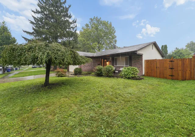 Photo 3 of Single family home for sale at 2081 Sharbot Dr, Columbus, OH 43229 | MLS# 226035579 | Listing updated on 2026-10-07