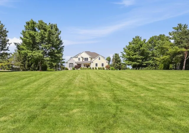 Photo 2 of Single family home for sale at 7215 Berkshire Rd, Sunbury, OH 43074 | MLS# 226035667 | Listing updated on 2026-09-28