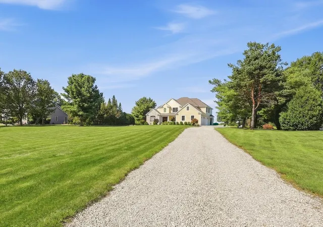 Photo 3 of Single family home for sale at 7215 Berkshire Rd, Sunbury, OH 43074 | MLS# 226035667 | Listing updated on 2026-09-28