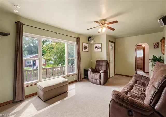 Photo 4 of Single family home for sale at 915 Wabash Ave, Zanesville, OH 43701 | MLS# 226035471 | Listing updated on 2026-10-12