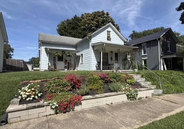 Photo 2 of Multi family home for sale at 153 Lake St, Lancaster, OH 43130 | MLS# 226035103 | Listing updated on 2026-09-15