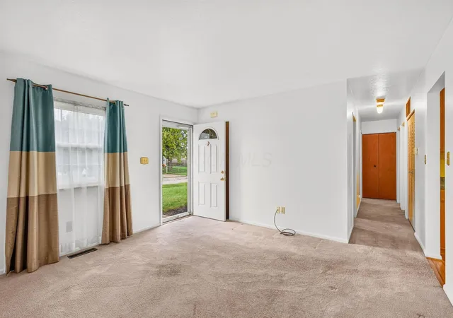 Photo 4 of Single family home for sale at 3900 Frazier Rd E, Columbus, OH 43207 | MLS# 226035315 | Listing updated on 2026-09-28