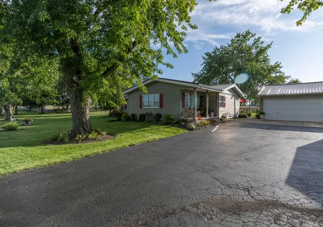 Photo 1 of Single family home for sale at 5719 Oh 72, Sabina, OH 45169 | MLS# 226035169 | Listing updated on 2026-10-05