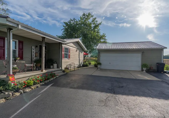 Photo 2 of Single family home for sale at 5719 Oh 72, Sabina, OH 45169 | MLS# 226035169 | Listing updated on 2026-10-05