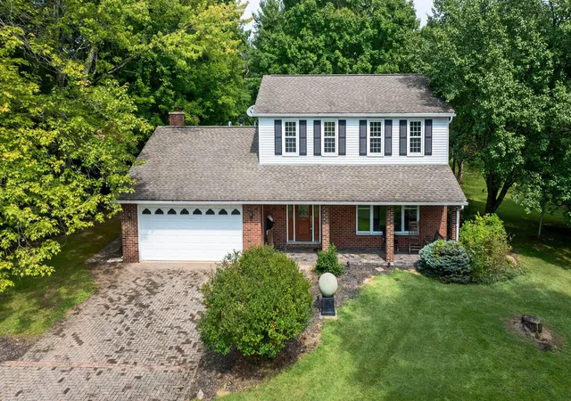 Photo 3 of Single family home for sale at 15419 Montgomery Rd, Johnstown, OH 43031 | MLS# 226035981 | Listing updated on 2026-09-21
