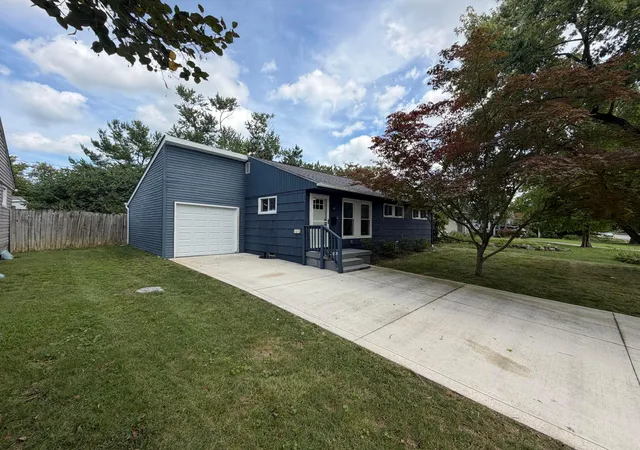 Photo 1 of Single family home for sale at 2590 Swansea Rd, Columbus, OH 43221 | MLS# 226035197 | Listing updated on 2026-09-24
