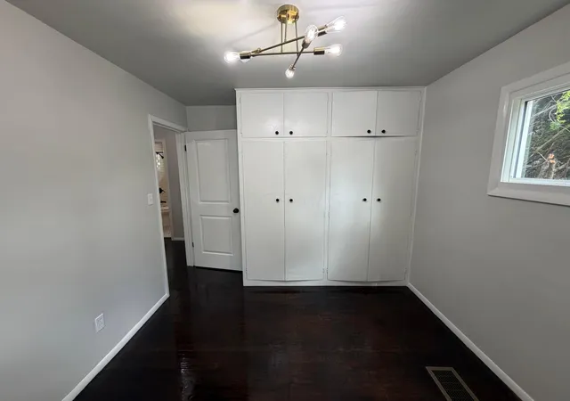 Photo 3 of Single family home for sale at 2590 Swansea Rd, Columbus, OH 43221 | MLS# 226035197 | Listing updated on 2026-10-31