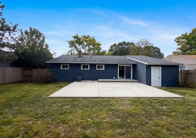 Photo 4 of Single family home for sale at 2590 Swansea Rd, Columbus, OH 43221 | MLS# 226035197 | Listing updated on 2026-10-31