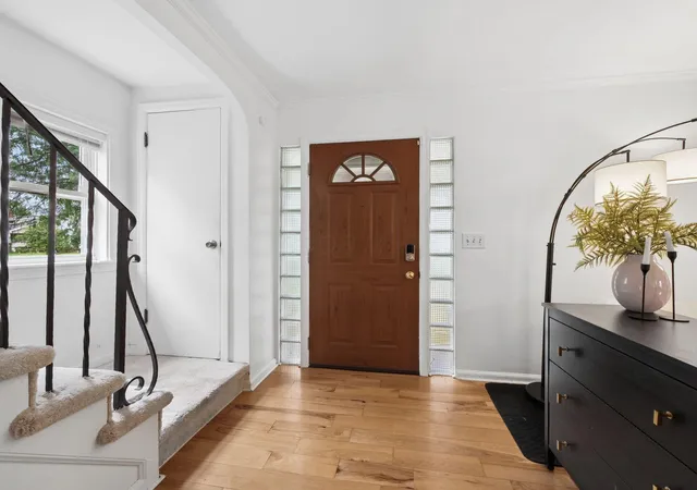 Photo 3 of Single family home for sale at 836 Grandon Ave, Columbus, OH 43209 | MLS# 226036097 | Listing updated on 2026-09-27