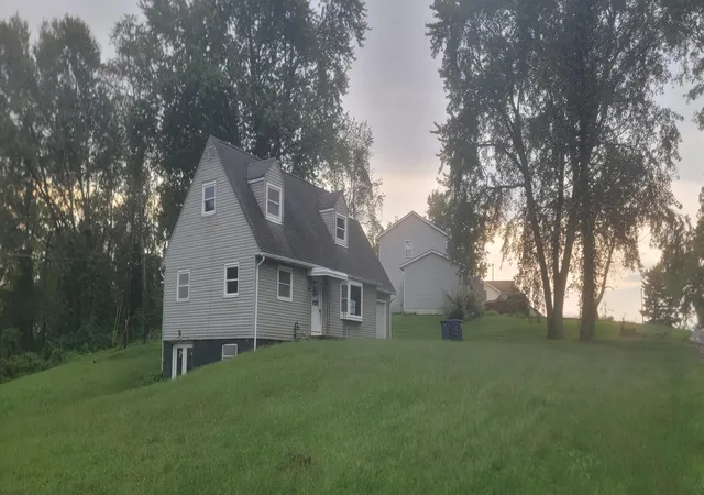 Photo 2 of Single family home for sale at 94 Hilltop Dr Ne, Newark, OH 43055 | MLS# 226035215 | Listing updated on 2026-09-18