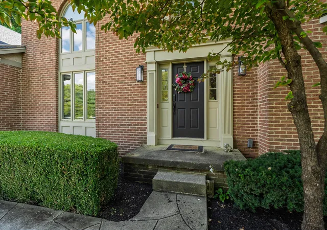 Photo 4 of Single family home for sale at 317 Wheaton Ct, Columbus, OH 43235 | MLS# 226036186 | Listing updated on 2026-10-05