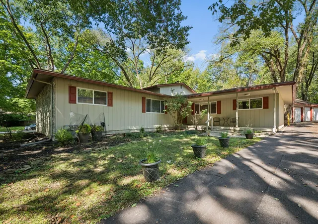 Photo 1 of Condo for sale at 328 Fenway Rd #D, Columbus, OH 43214 | MLS# 226035336 | Listing updated on 2026-09-28