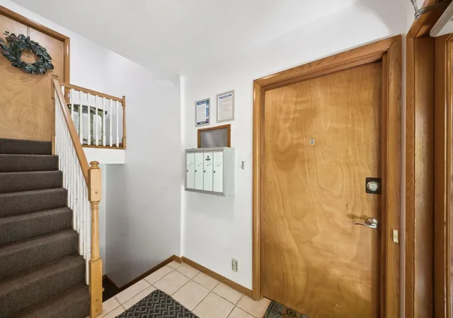 Listing Photo 4 - Condo for sale in building located at 328 Fenway Rd, Columbus, OH 43214 - Unit #D