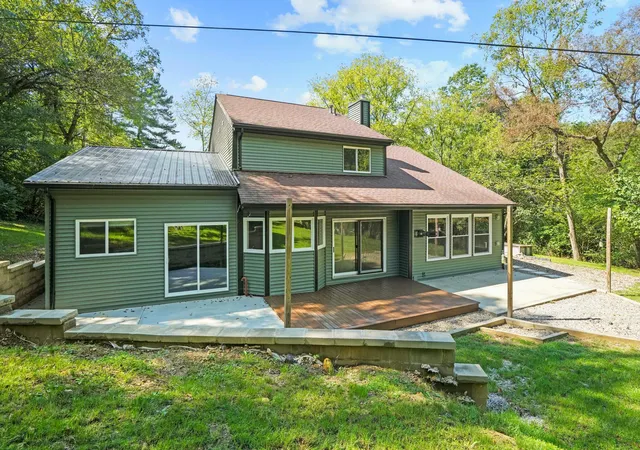 Photo 2 of Single family home for sale at 6 Sussex Dr, Athens, OH 45701 | MLS# 226035230 | Listing updated on 2026-10-07