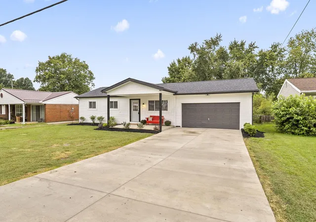 Photo 3 of Single family home for sale at 1452 Bellefontaine Ave, Marion, OH 43302 | MLS# 226035647 | Listing updated on 2026-09-29
