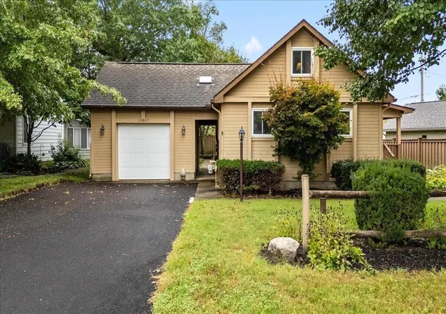 Photo 3 of Single family home for sale at 13807 Rosewood Rd NE, Thornville, OH 43076 | MLS# 226035629 | Listing updated on 2026-09-30