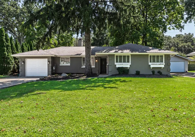Photo 2 of Single family home for sale at 2719 Lakewood Dr, Columbus, OH 43231 | MLS# 226035351 | Listing updated on 2026-09-24