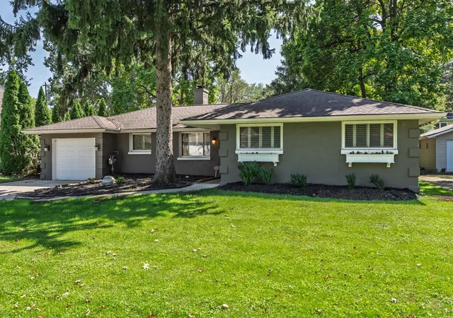 Photo 3 of Single family home for sale at 2719 Lakewood Dr, Columbus, OH 43231 | MLS# 226035351 | Listing updated on 2026-09-24