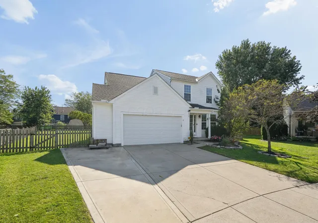 Photo 1 of Single family home for sale at 335 Edgemont Ct, Pataskala, OH 43062 | MLS# 226035251 | Listing updated on 2026-10-02