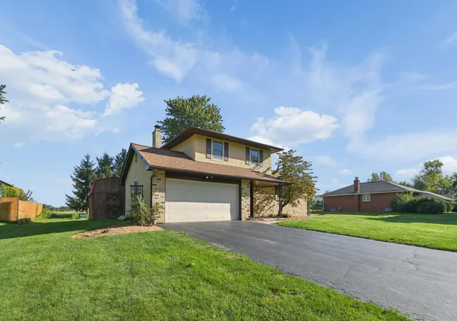 Photo 2 of Single family home for sale at 82 Imperial Dr Sw, Etna, OH 43062 | MLS# 226035357 | Listing updated on 2026-10-04