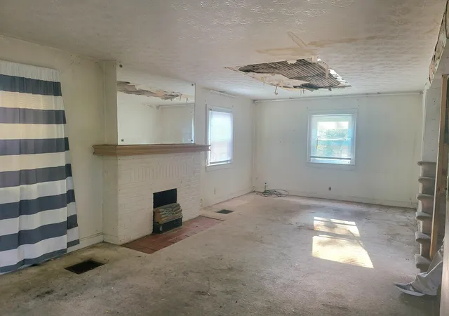 Photo 3 of Single family home for sale at 1081 Kelton Ave, Columbus, OH 43206 | MLS# 226035254 | Listing updated on 2026-09-16