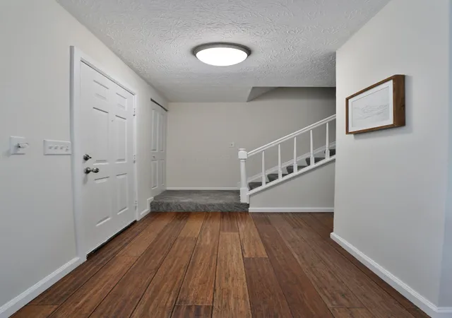 Photo 3 of Single family home for sale at 7676 Arapaho Ct, Worthington, OH 43085 | MLS# 226035425 | Listing updated on 2026-09-20