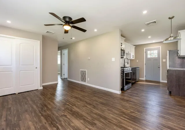 Photo 4 of Single family home for sale at 4379 Saint Margaret Ln, Columbus, OH 43213 | MLS# 226039041 | Listing updated on 2026-10-22