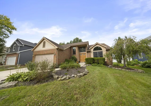 Photo 2 of Single family home for sale at 394 Meadow View Dr, Powell, OH 43065 | MLS# 226035384 | Listing updated on 2026-09-22