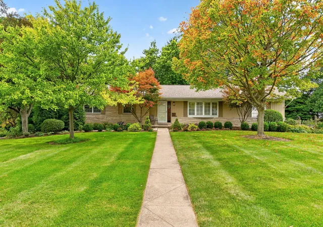 Photo 1 of Single family home for sale at 1121 Knowlton Rd, Bellefontaine, OH 43311 | MLS# 226035368 | Listing updated on 2026-09-29