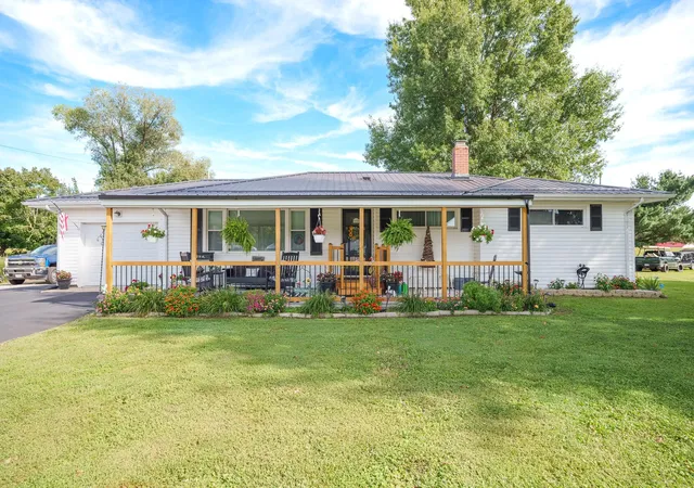 Photo 1 of Single family home for sale at 400 Market St, Richmond Dale, OH 45673 | MLS# 226035282 | Listing updated on 2026-09-27
